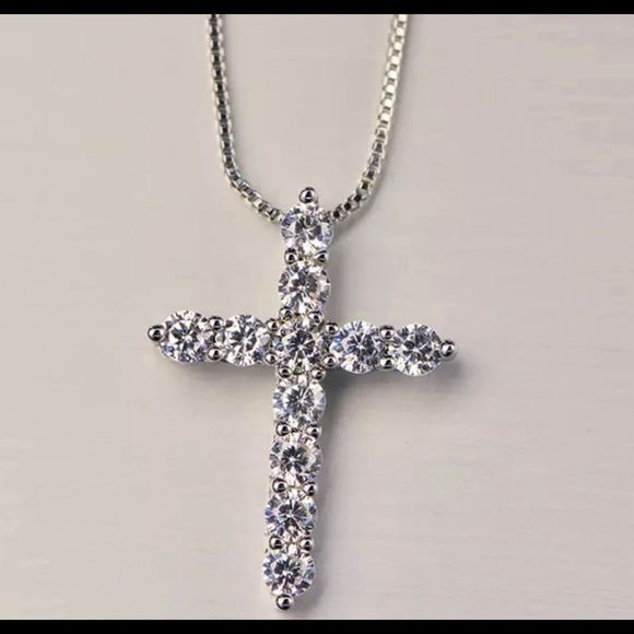 COPY - CROSS CHRIST NECKLACE - Picture 3 of 3